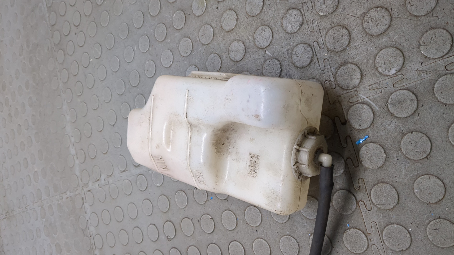 Бачок расширительный