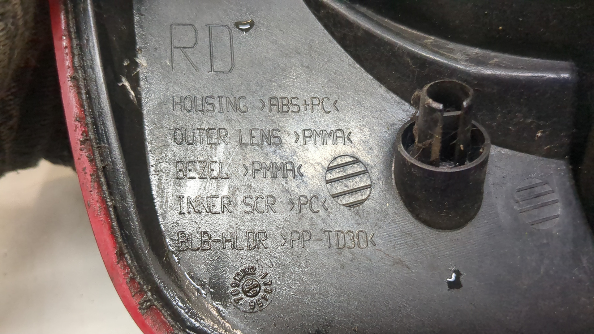 Фонарь задний правый