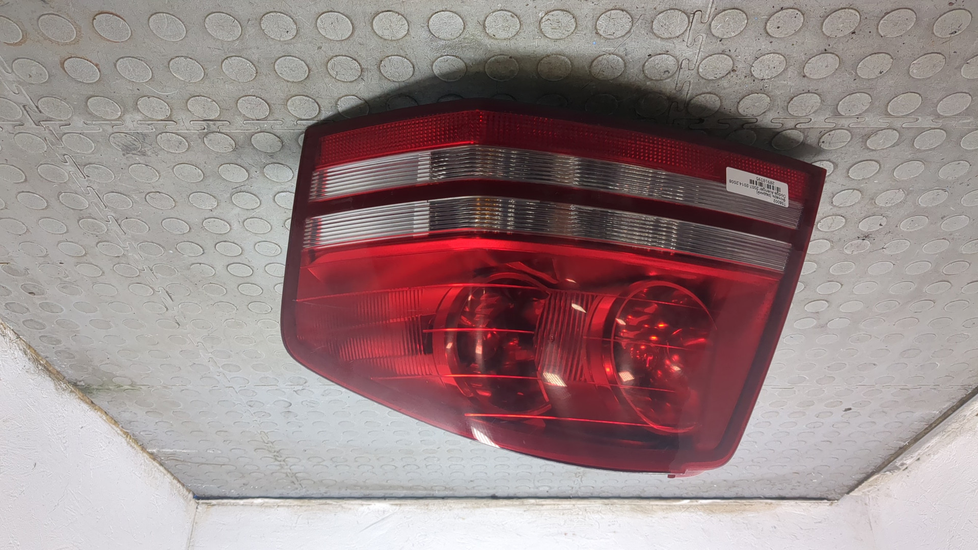 Фонарь задний правый