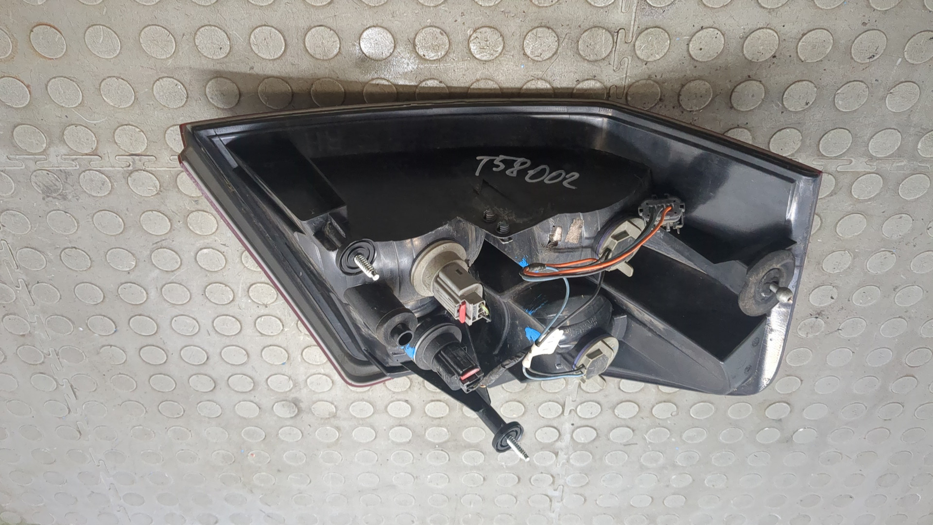 Фонарь задний правый