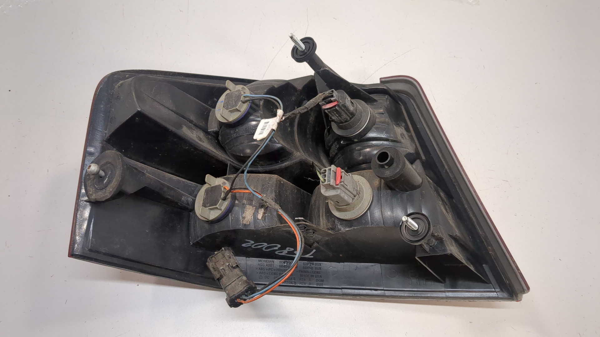 Фонарь задний правый