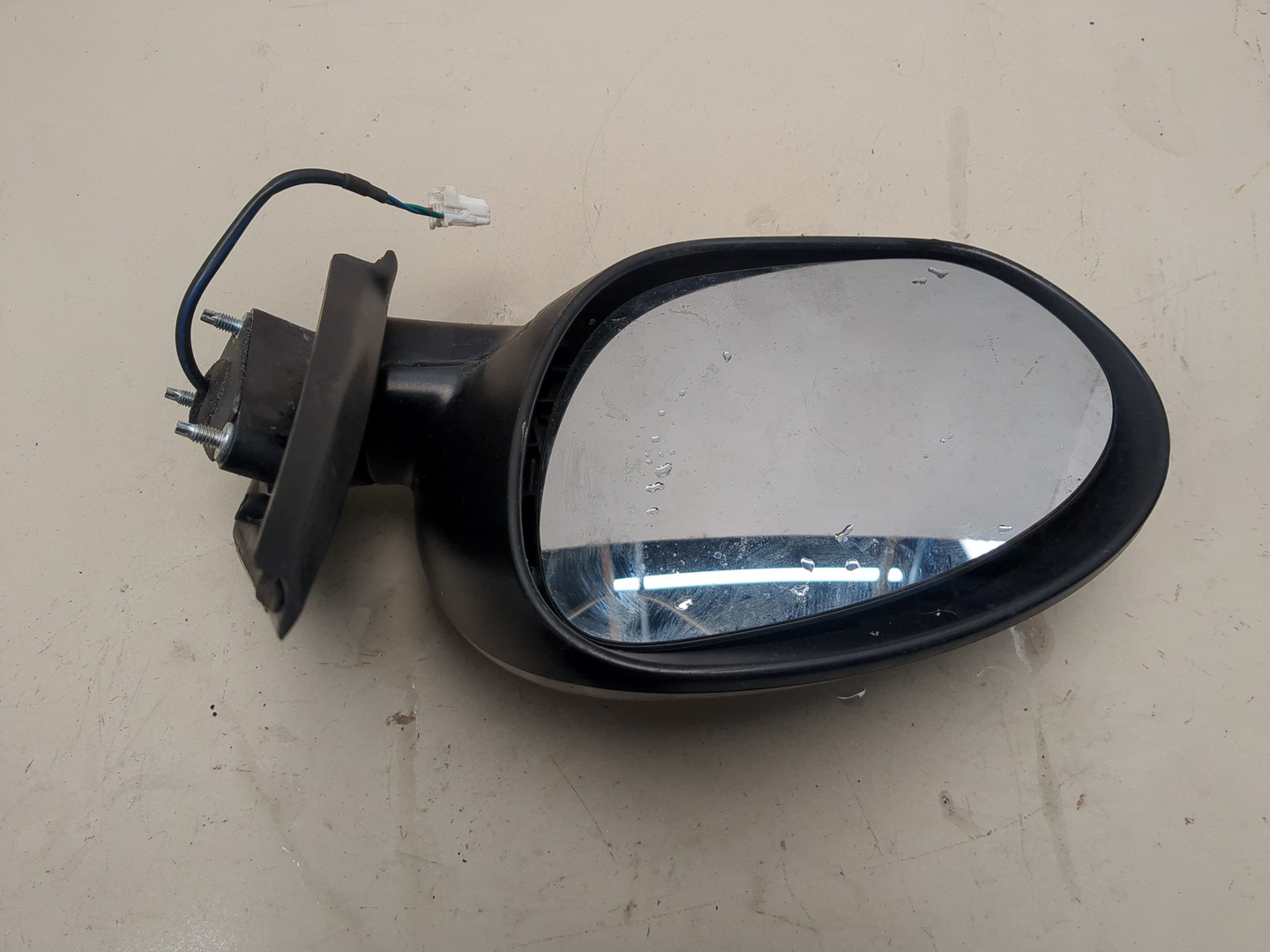 Зеркало левое электрическое