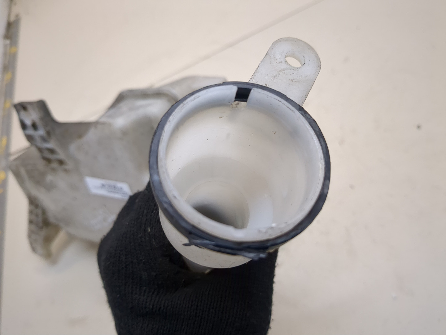 Бачок омывателя лобового стекла