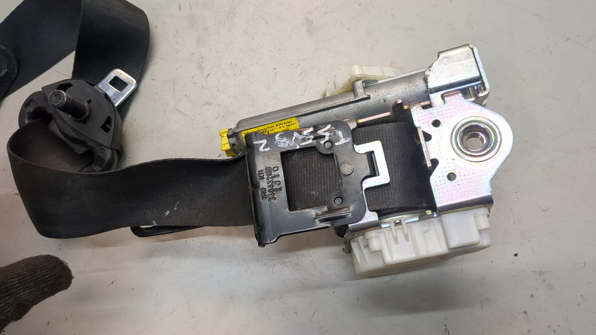 Ремень безопасности