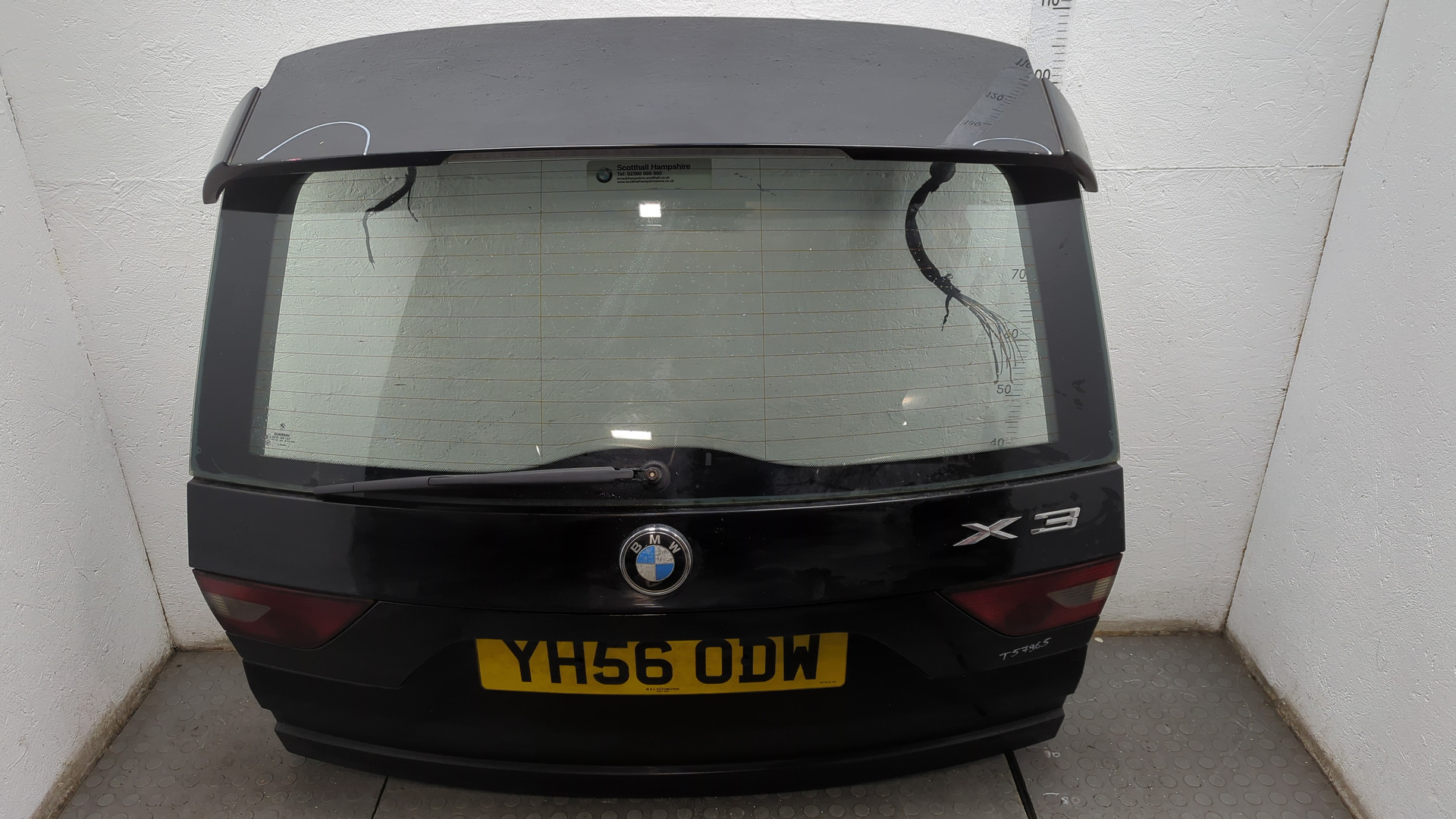 Дверь багажника