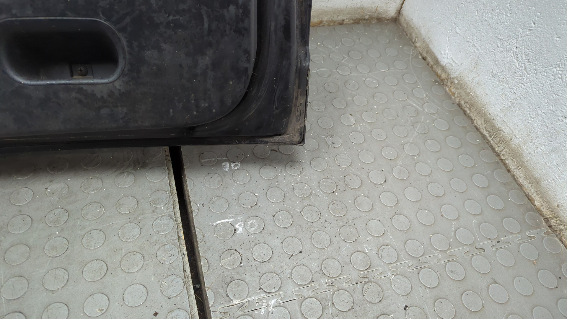 Дверь багажника