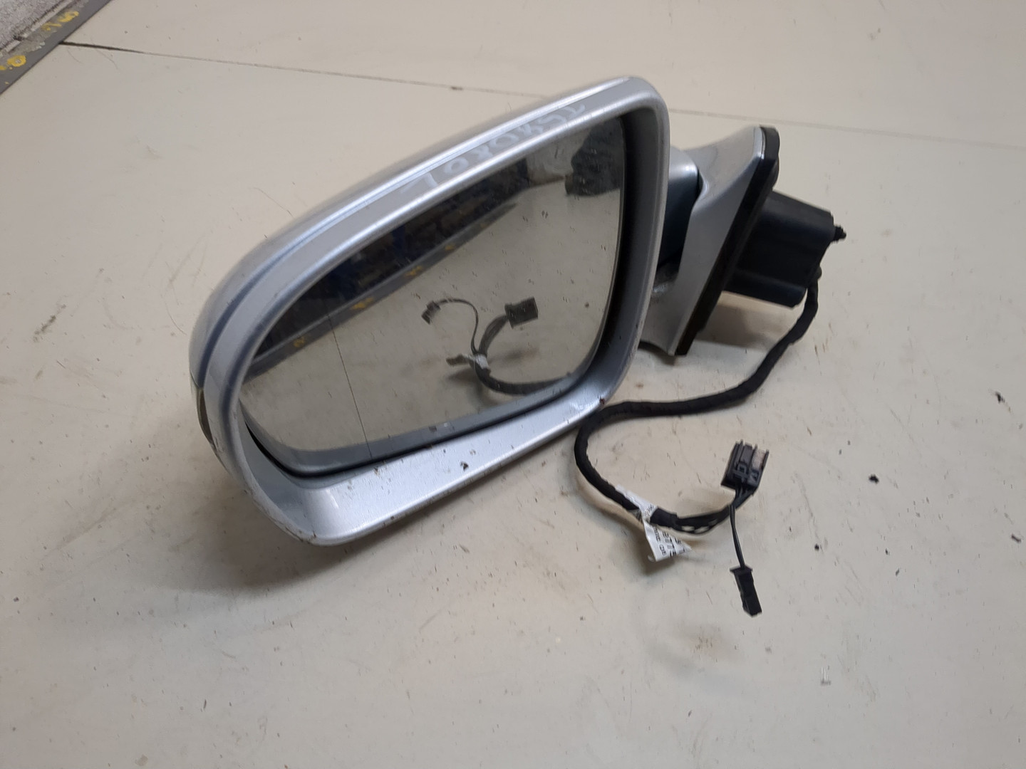 Зеркало левое электрическое