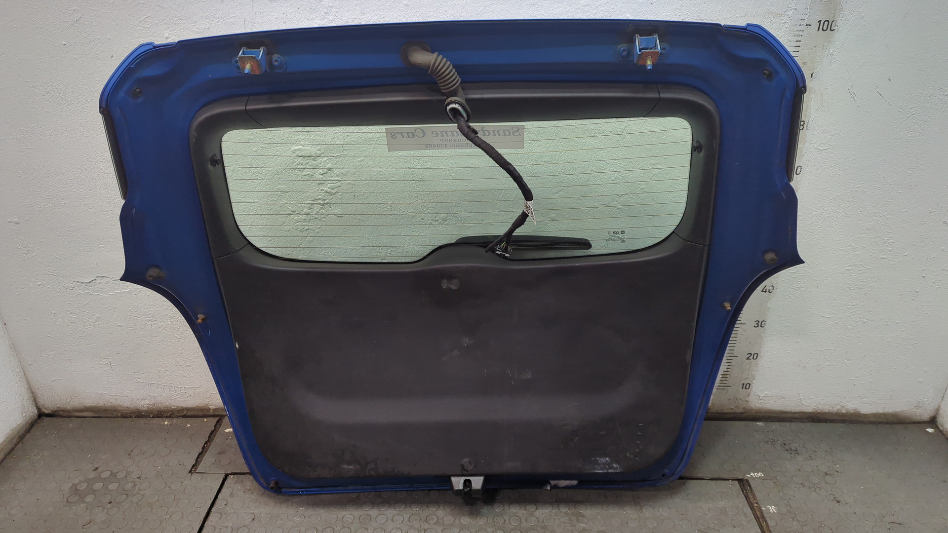 Дверь багажника