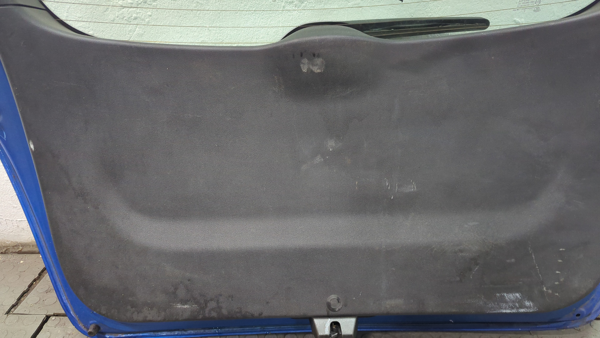 Дверь багажника