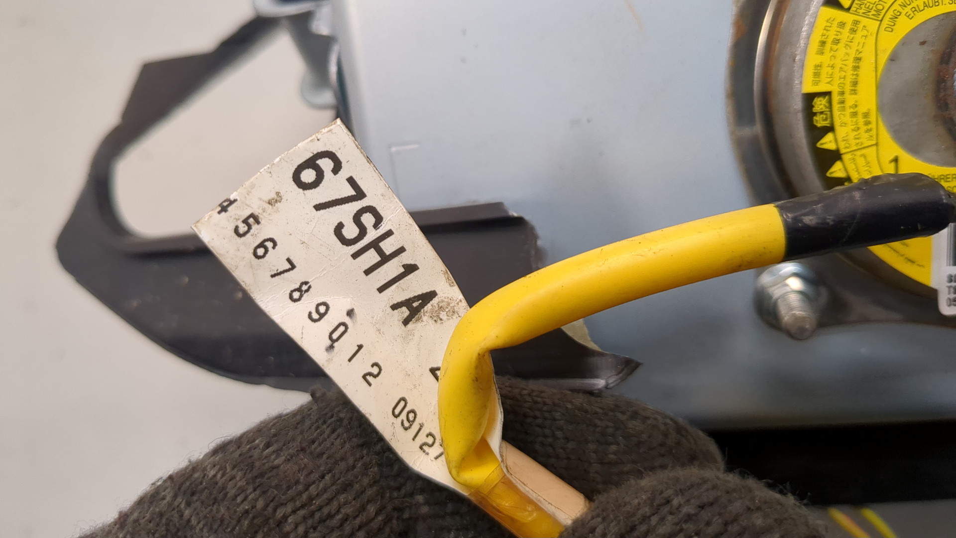 Подушка безопасности пассажирская (в торпедо)