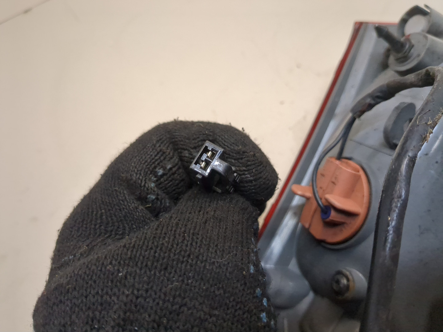 Фонарь задний левый