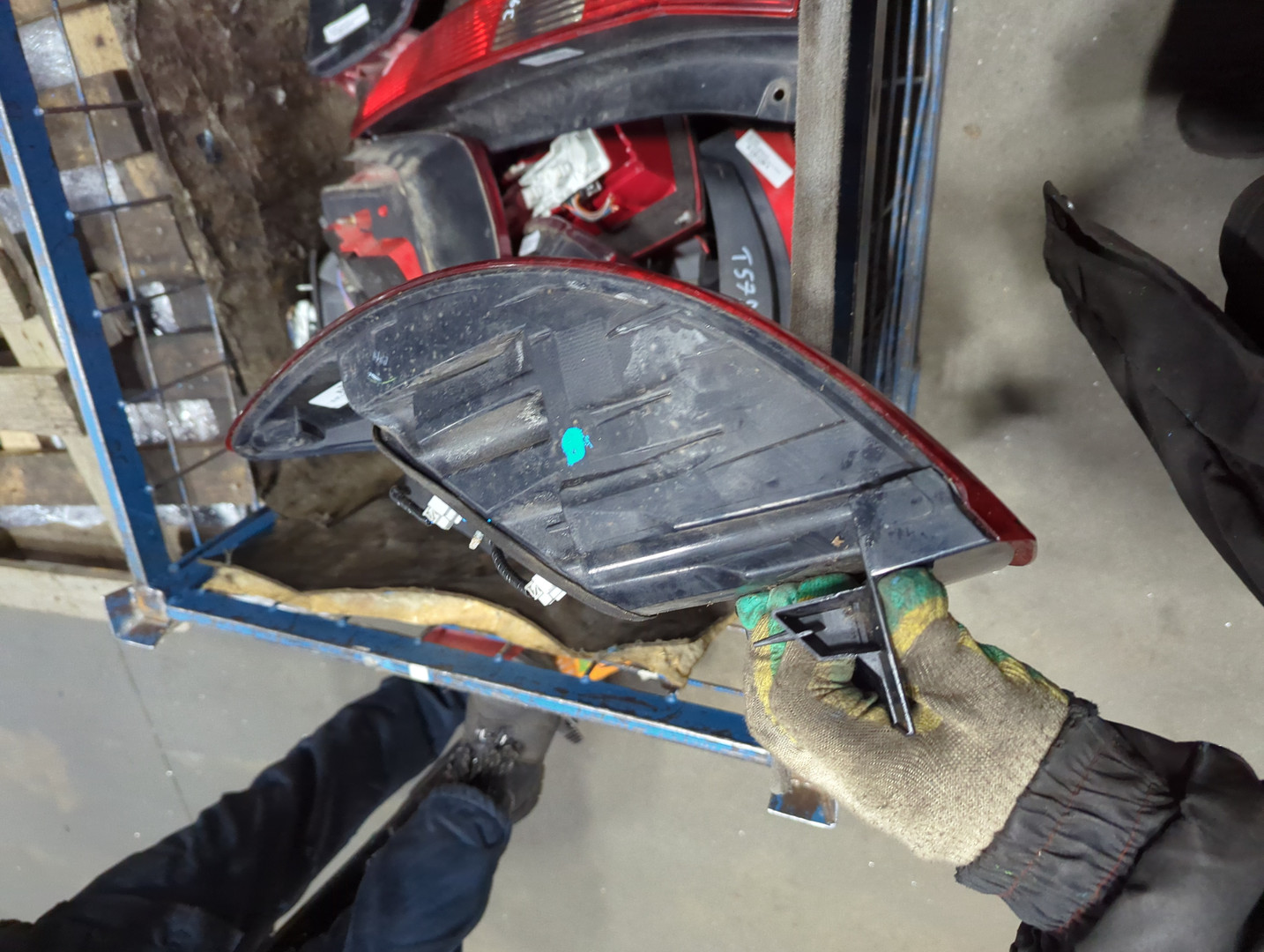 Фонарь задний левый