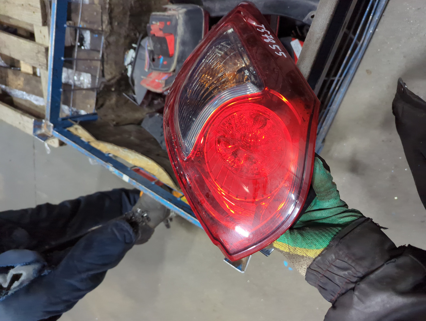 Фонарь задний левый