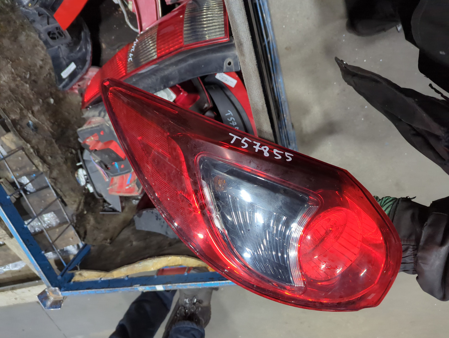 Фонарь задний левый