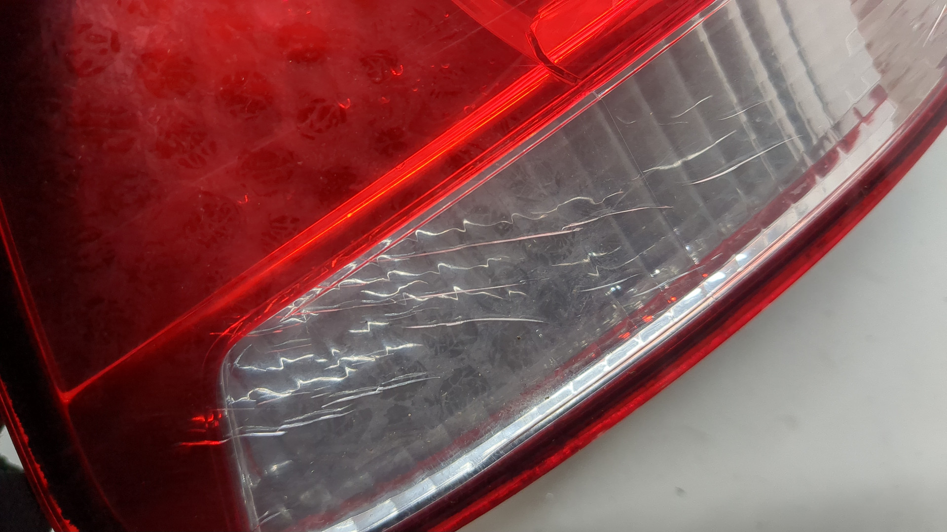 Фонарь задний левый