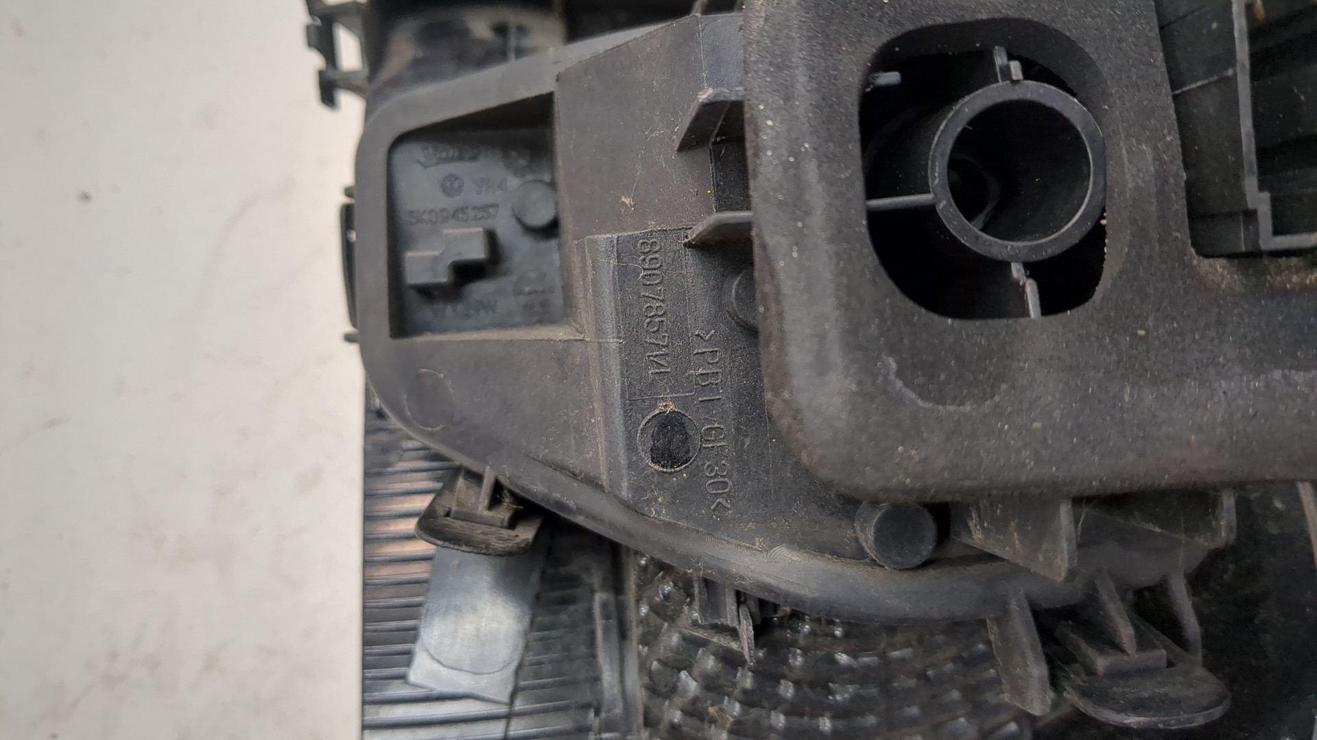 Фонарь задний левый