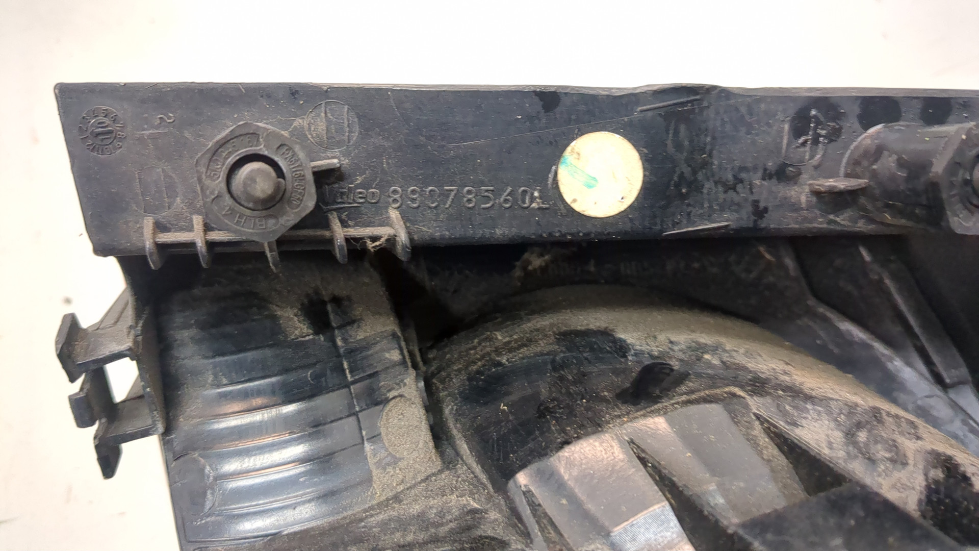 Фонарь задний левый