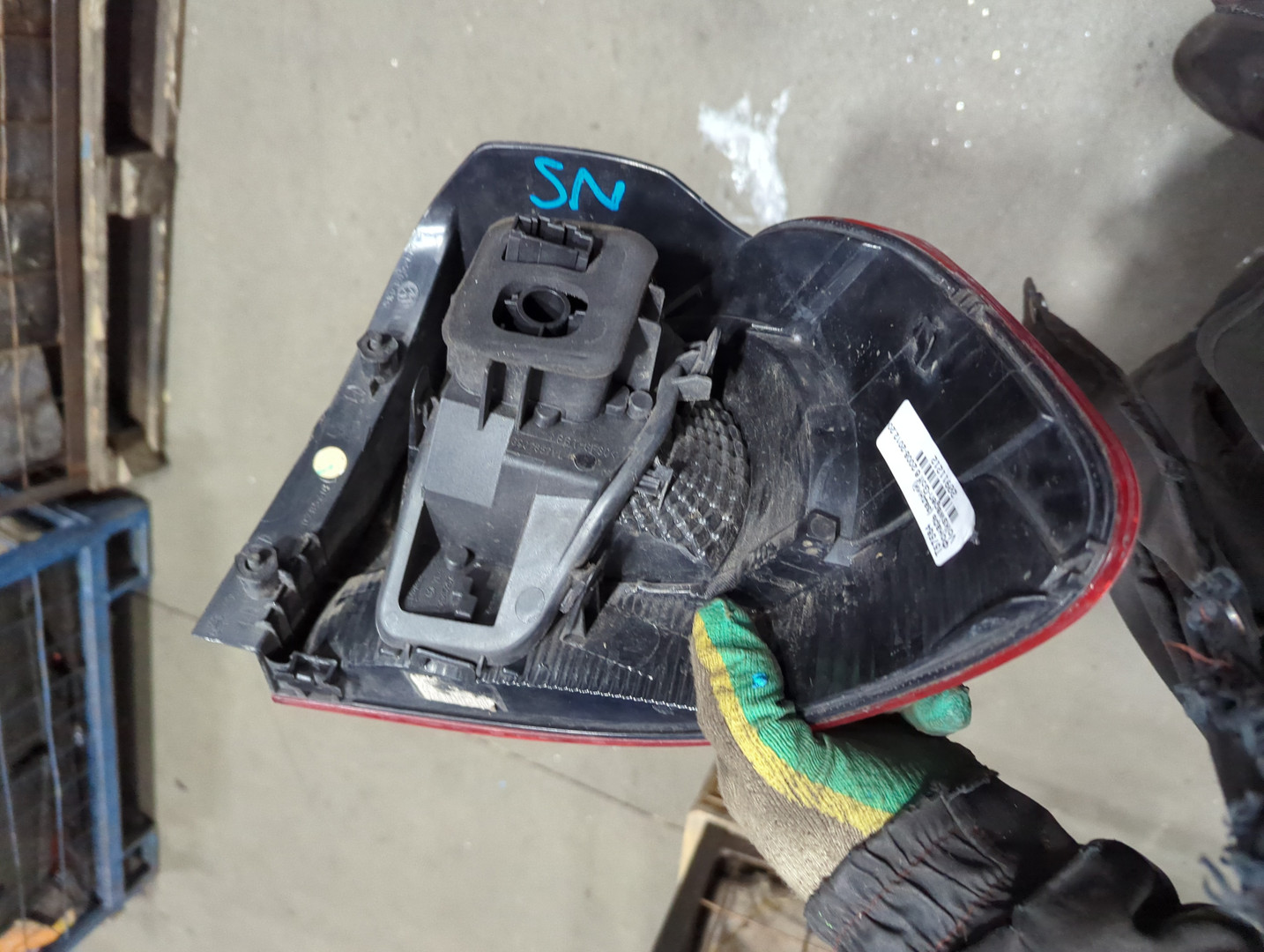 Фонарь задний левый