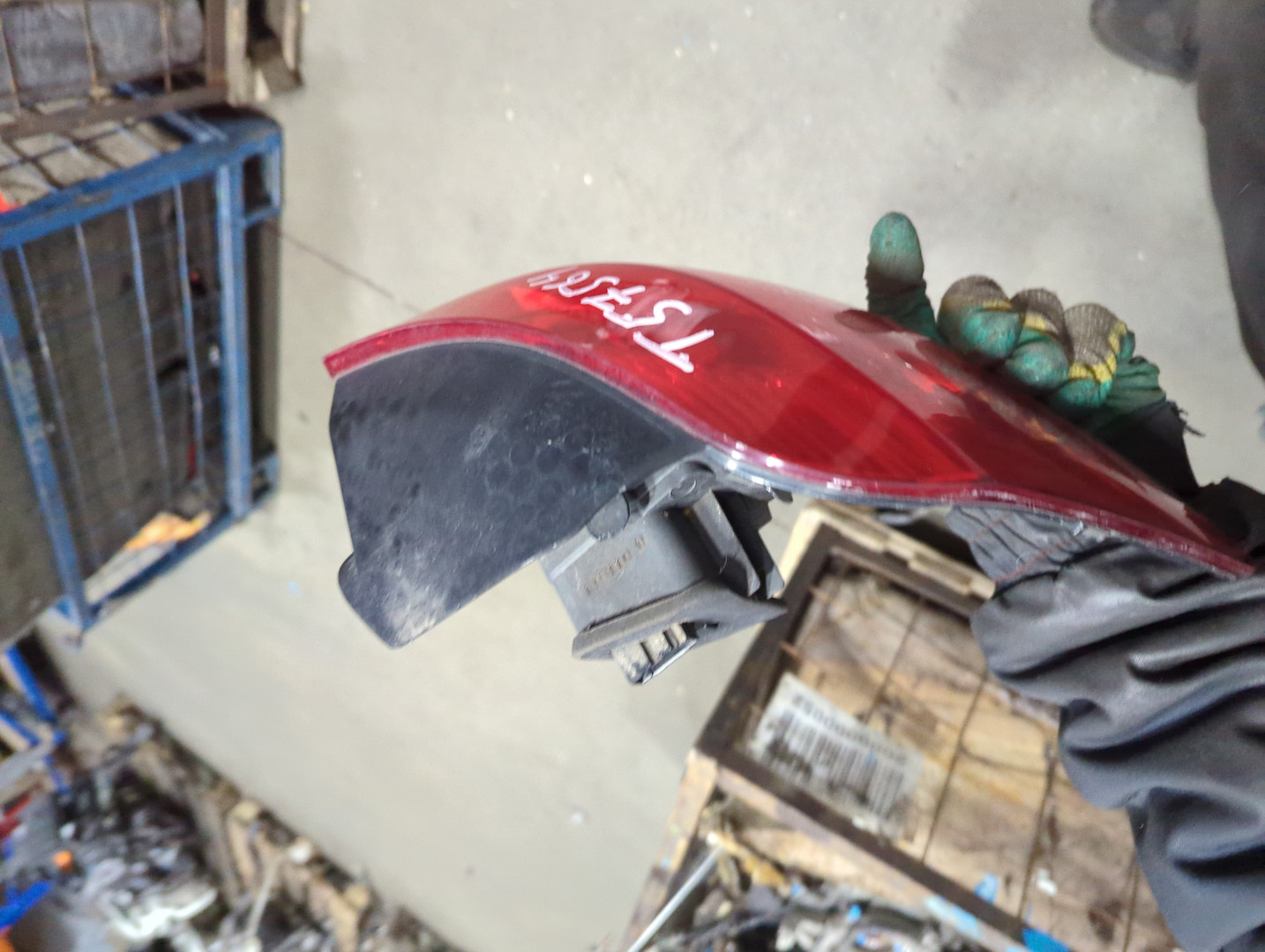 Фонарь задний левый