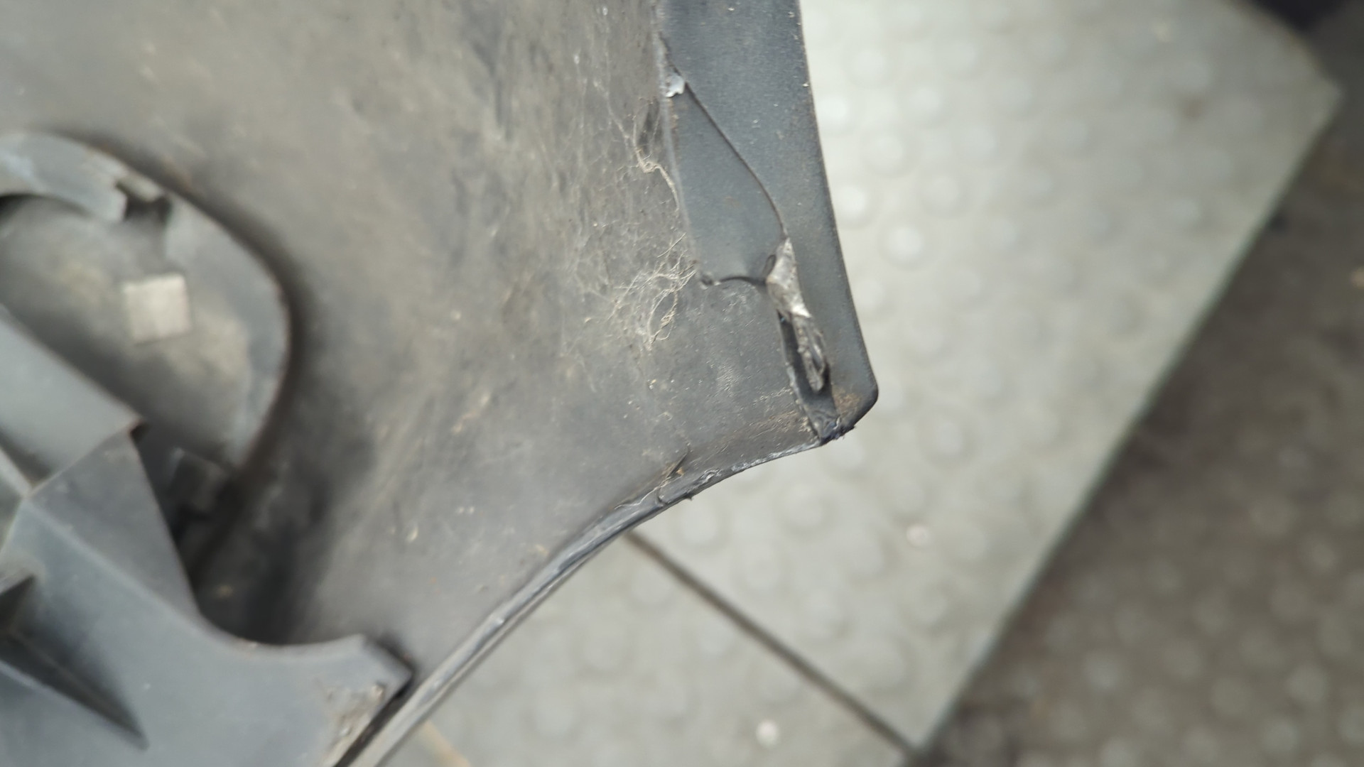 Бампер передний