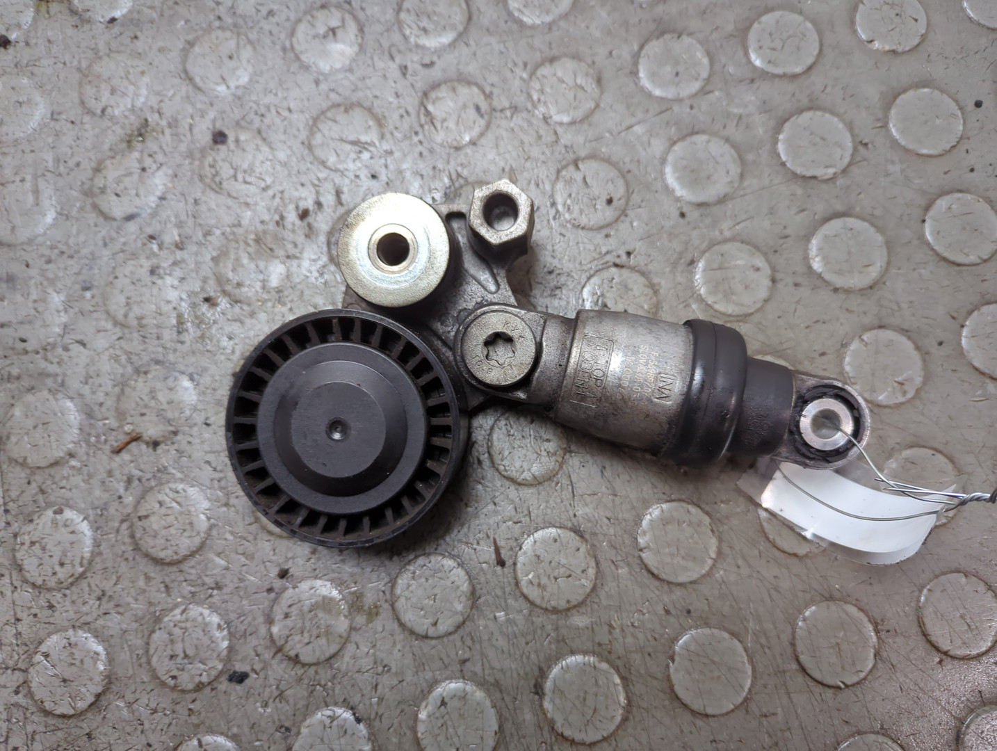 Натяжитель ремня