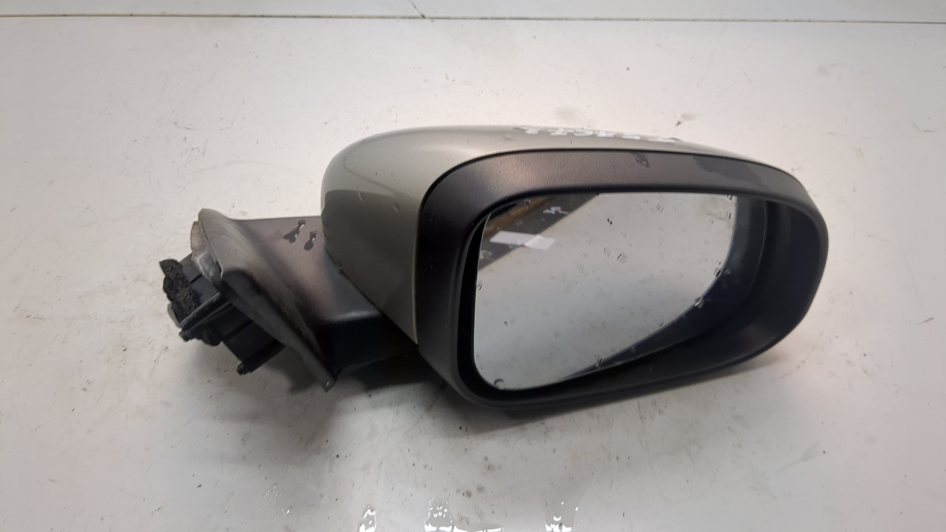 Зеркало правое электрическое