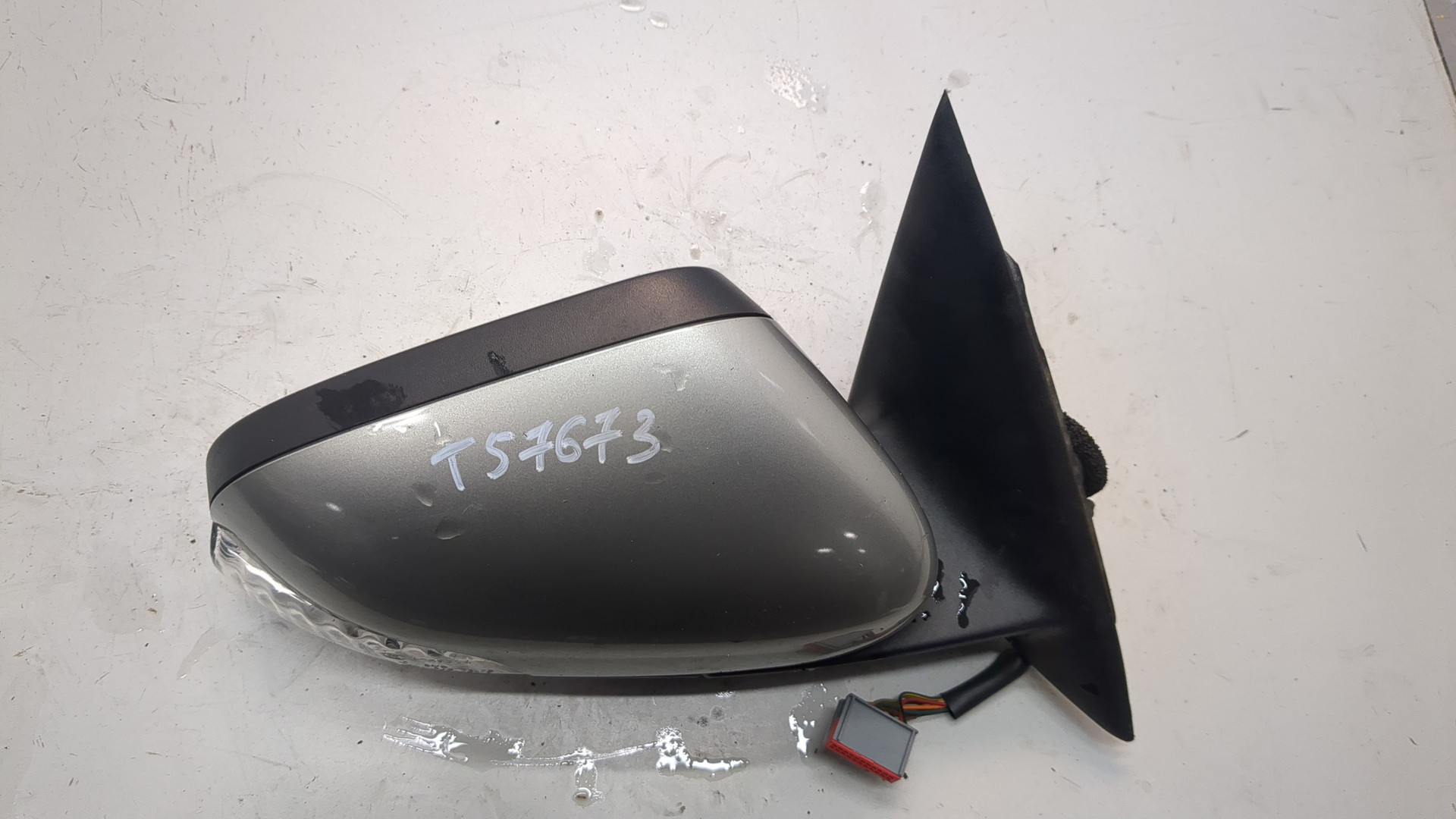 Зеркало правое электрическое