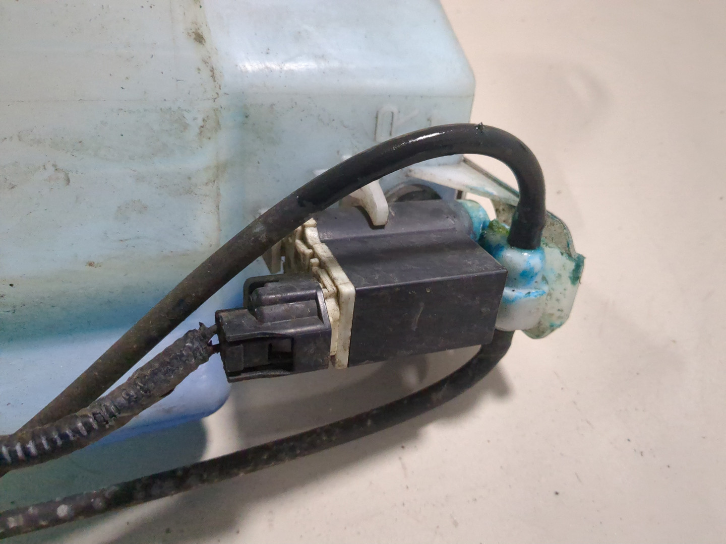 Бачок омывателя лобового стекла