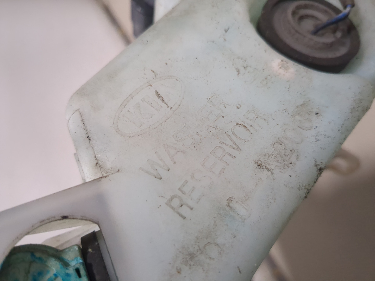 Бачок омывателя лобового стекла