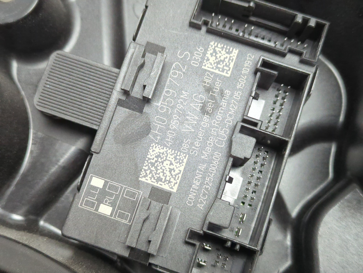 Стеклоподъемник электр. передний правый