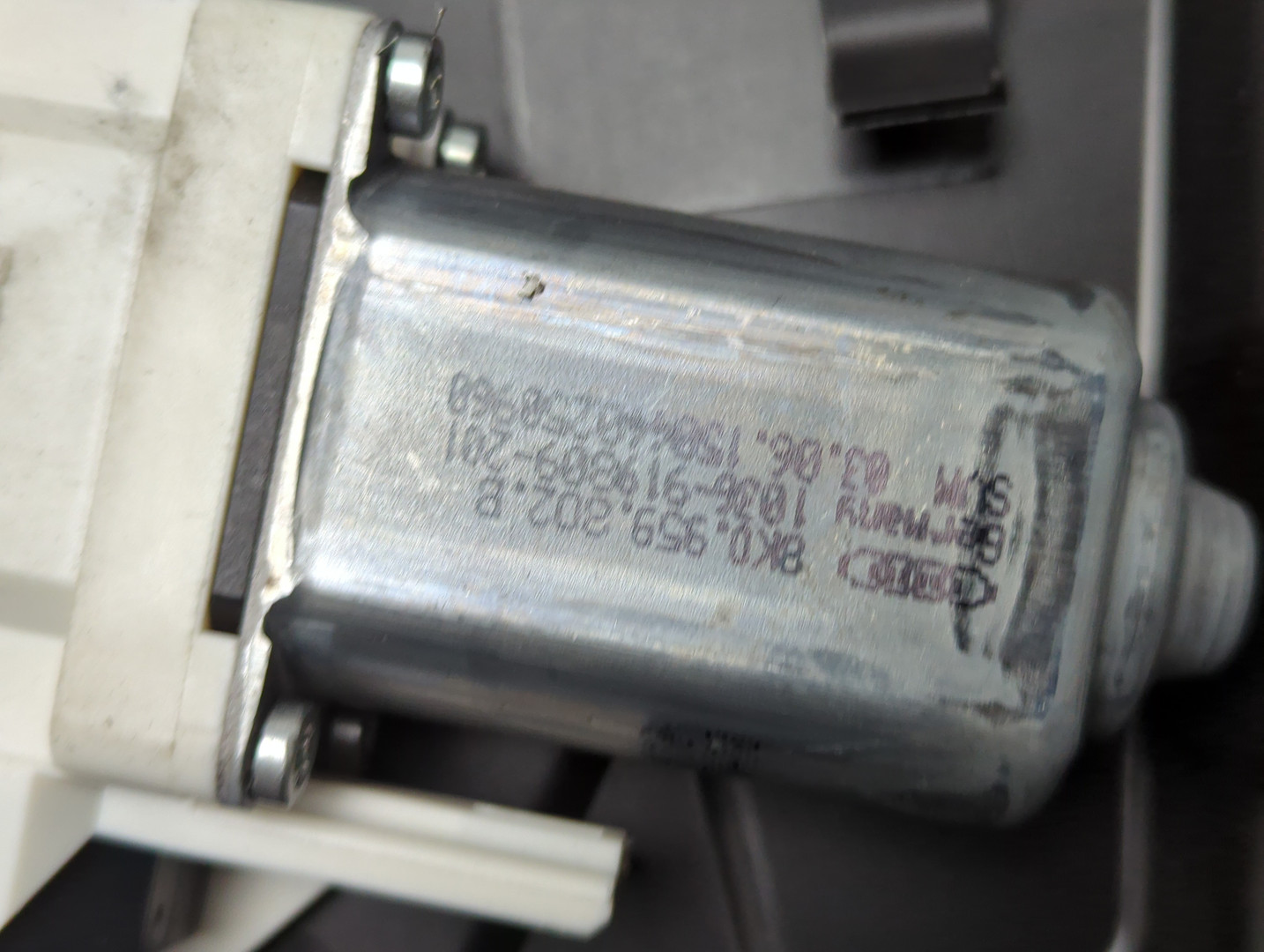 Стеклоподъемник электр. передний правый