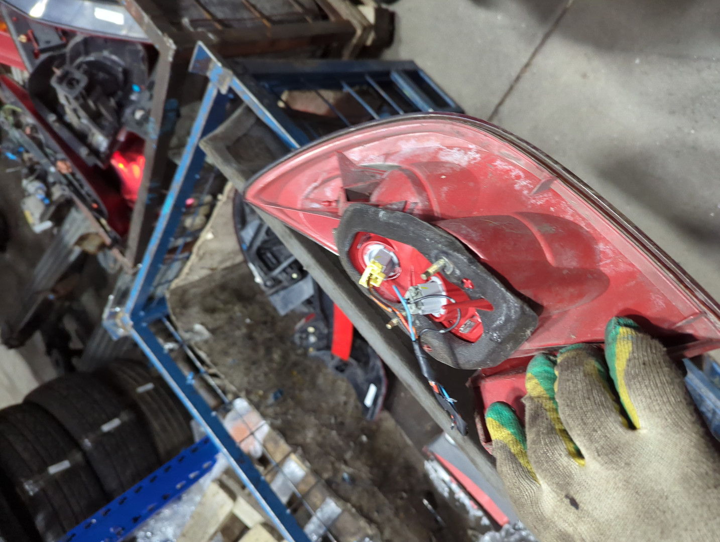 Фонарь задний левый