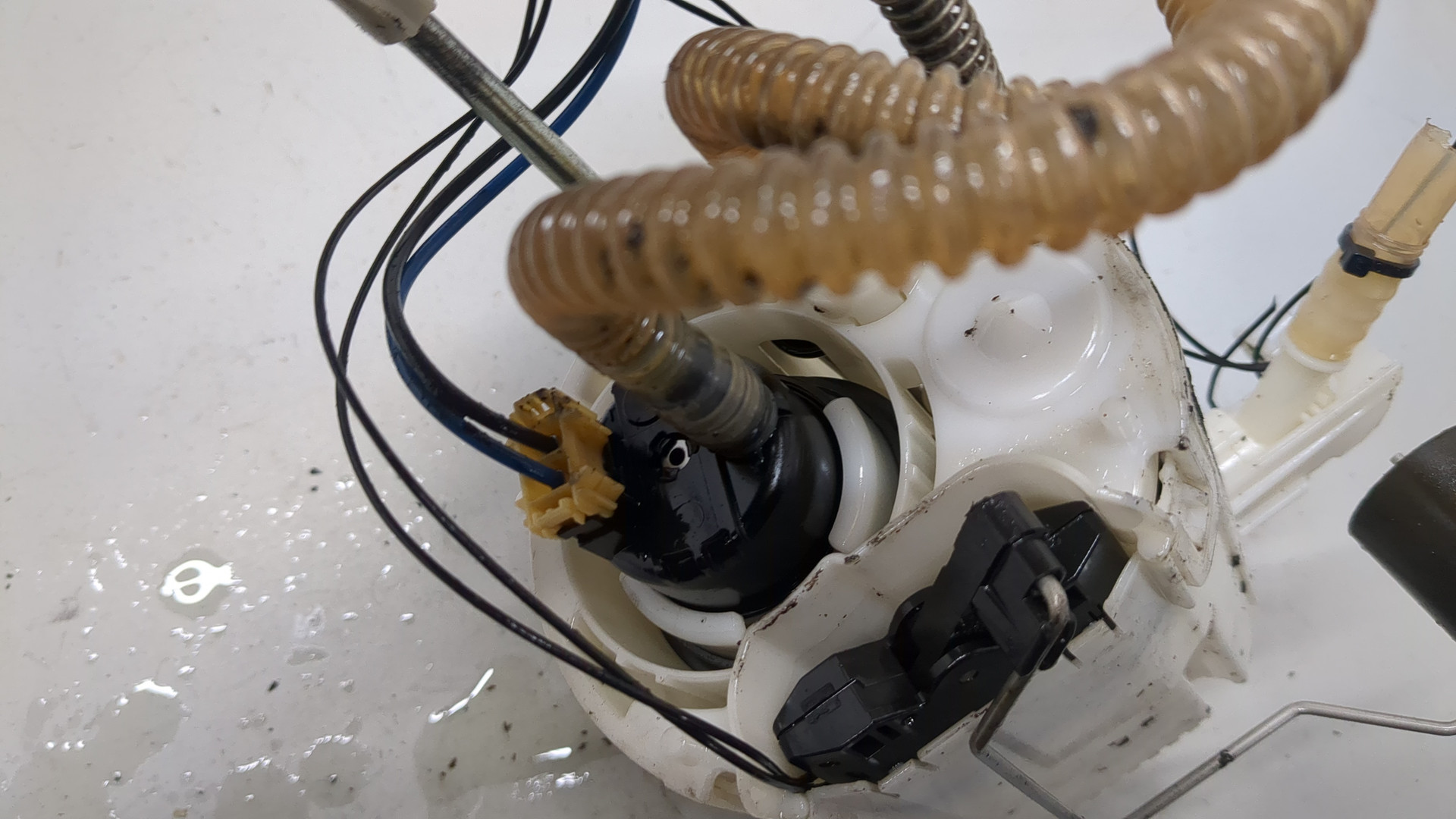 Насос топливный электрический