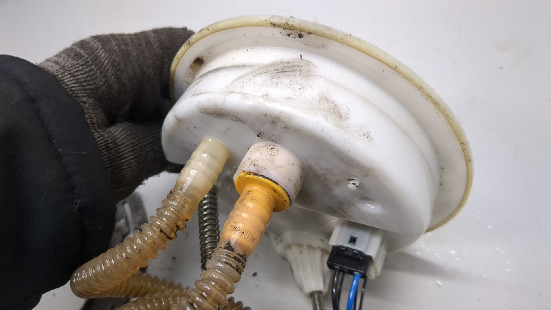 Насос топливный электрический