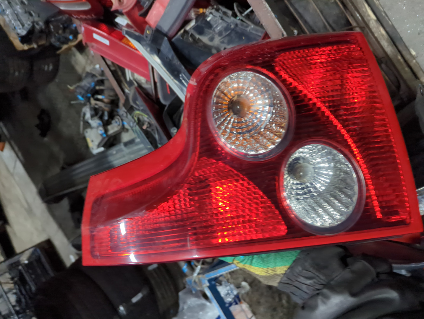 Фонарь задний правый