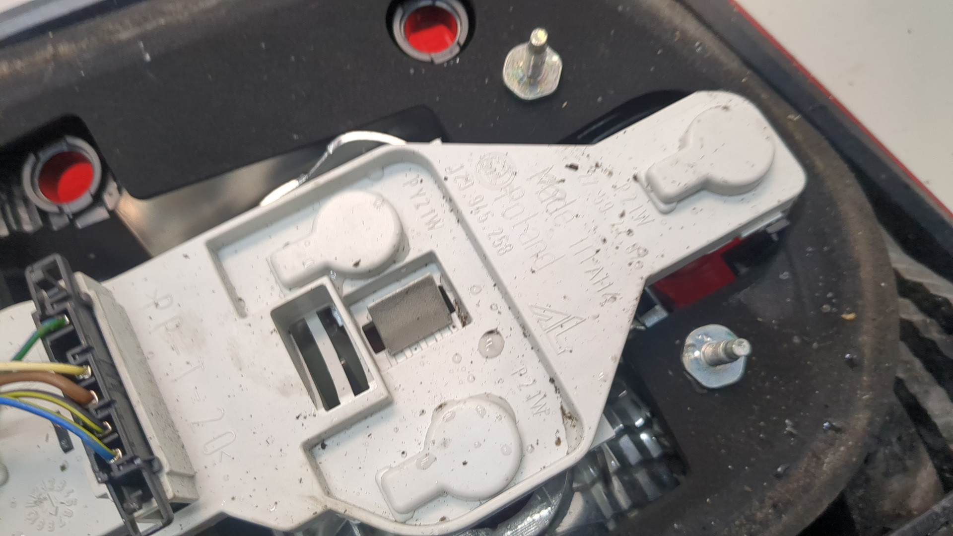 Фонарь задний правый