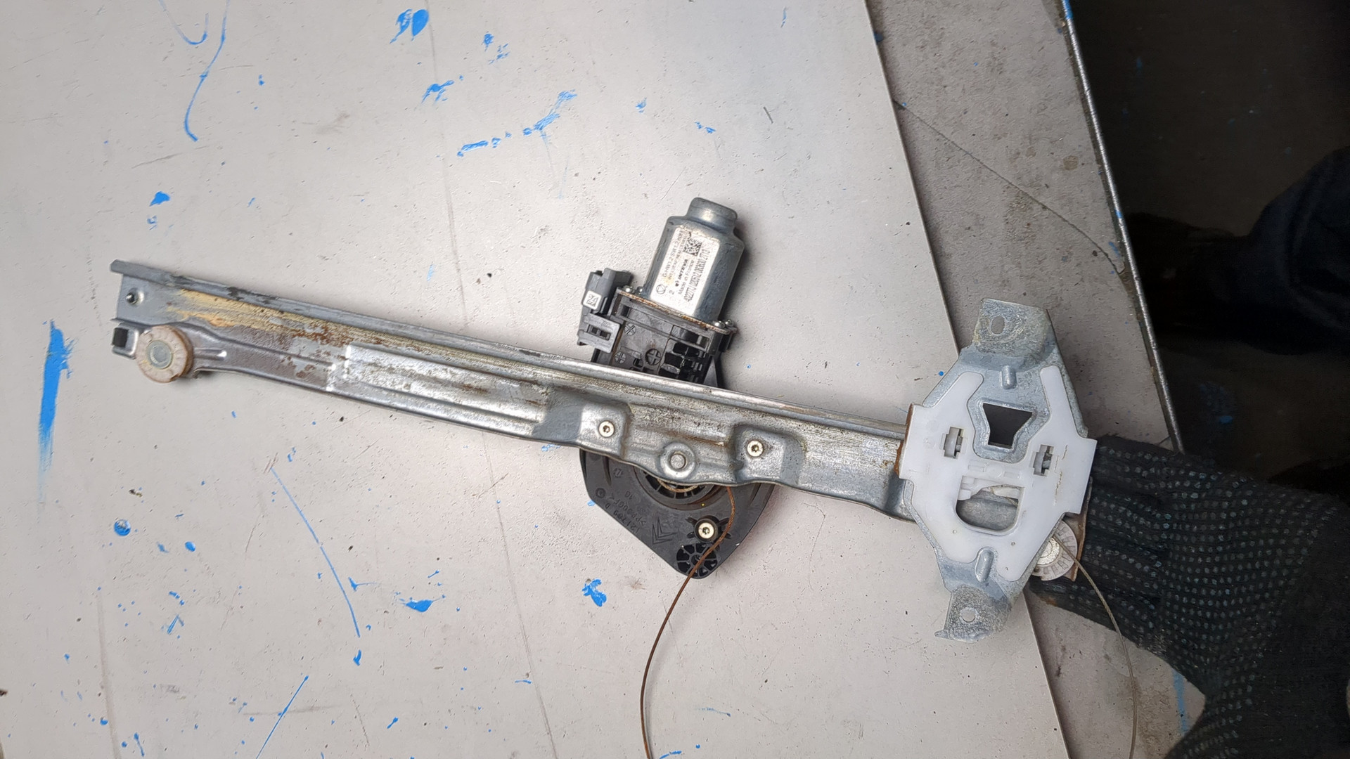 Стеклоподъемник электр. передний левый