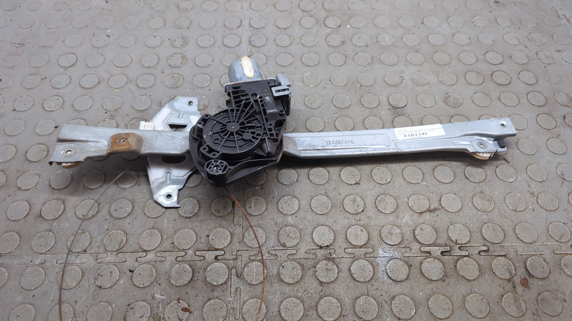 Стеклоподъемник электр. передний левый