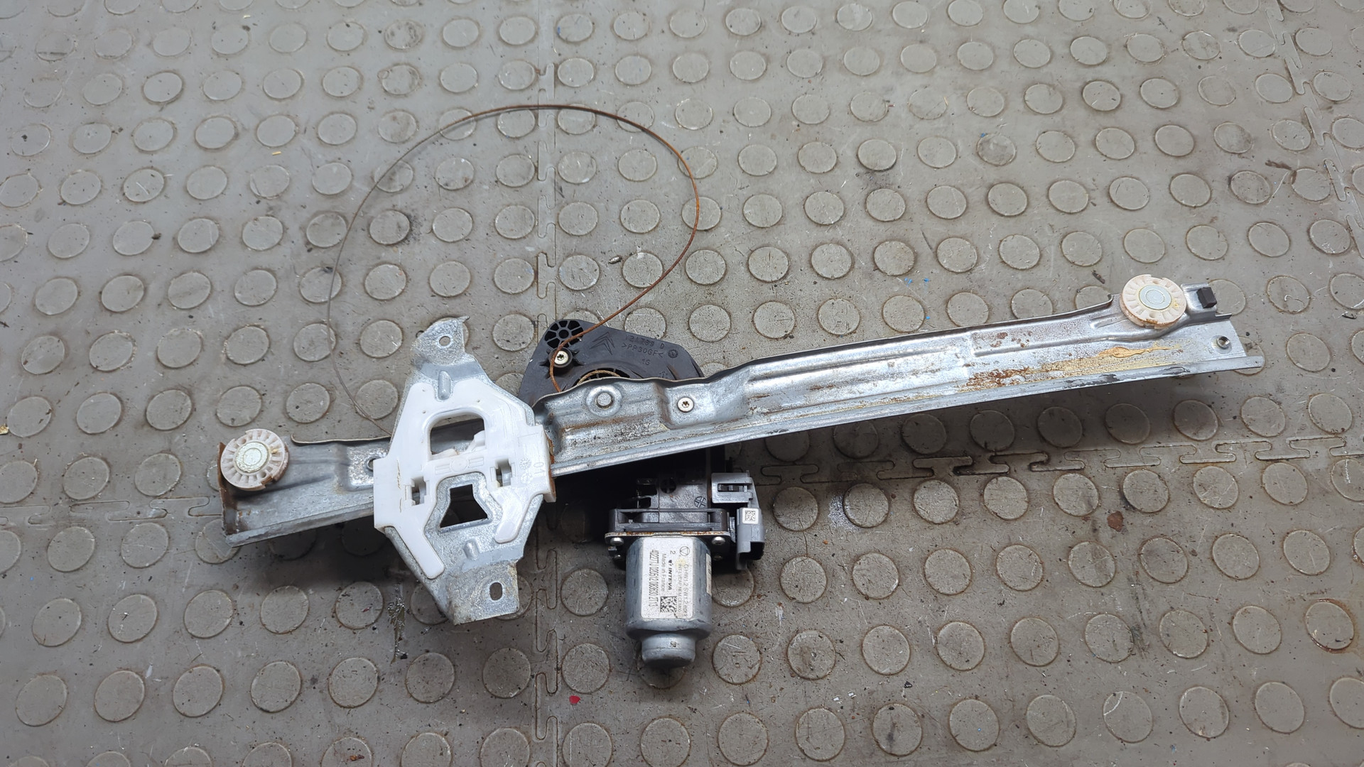 Стеклоподъемник электр. передний левый