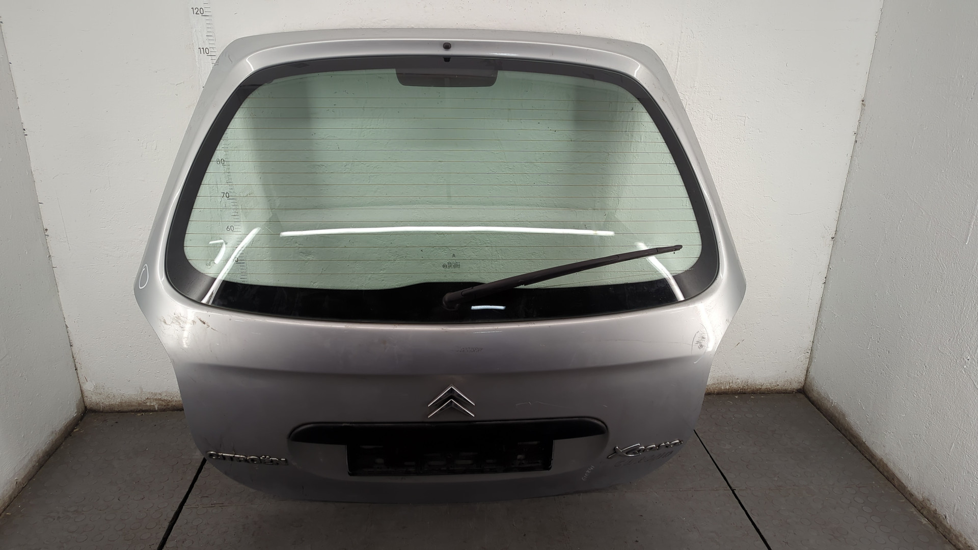 Дверь багажника