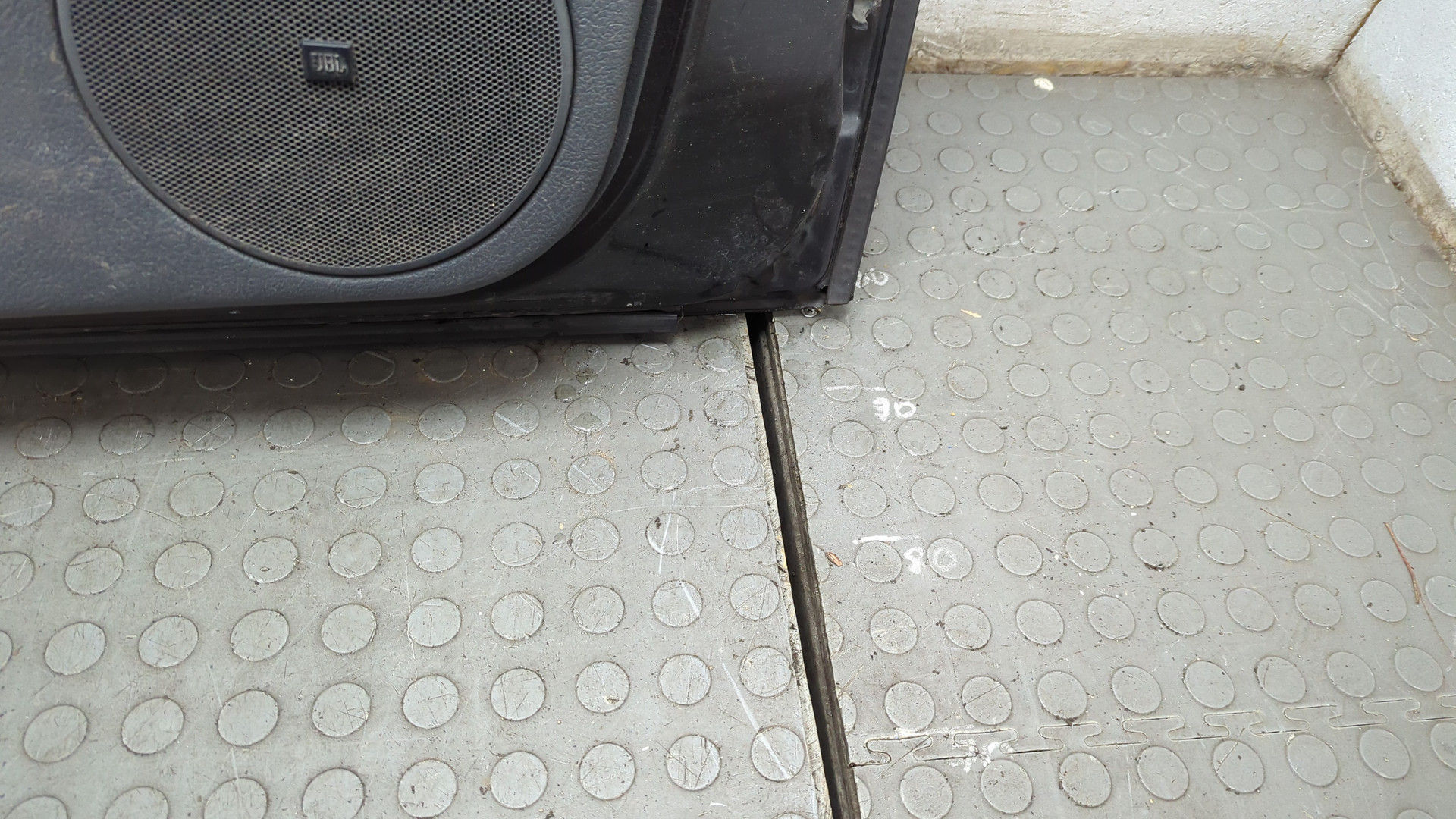 Дверь передняя левая