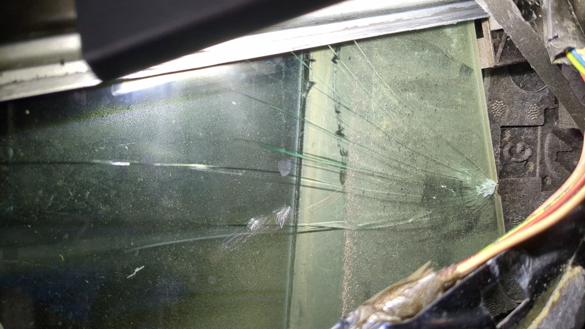 Дверь передняя левая