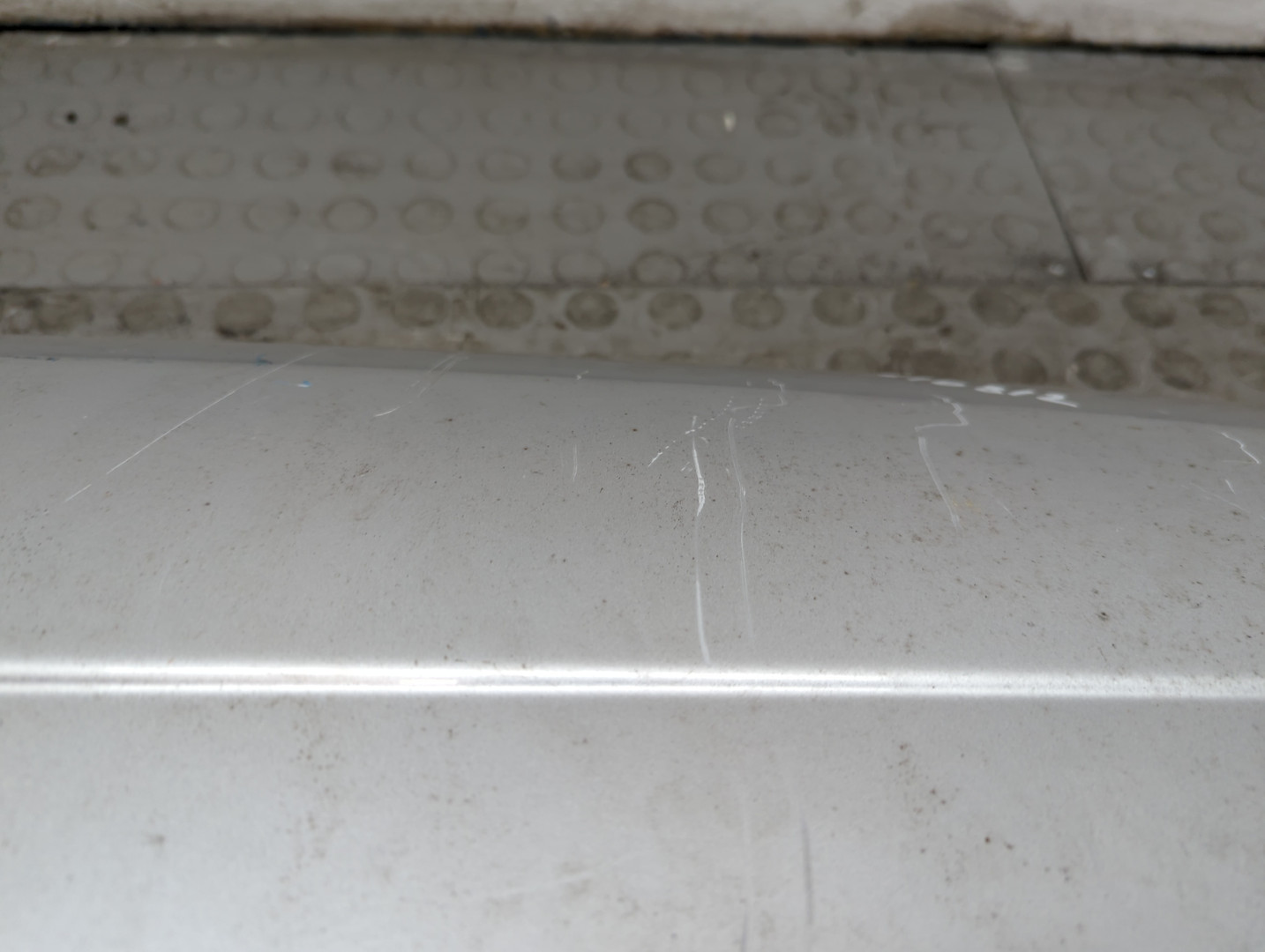 Крыло переднее правое