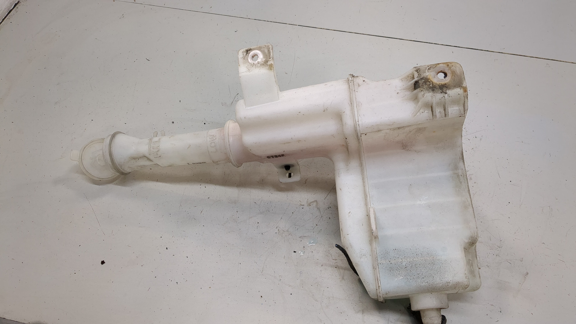 Бачок омывателя лобового стекла