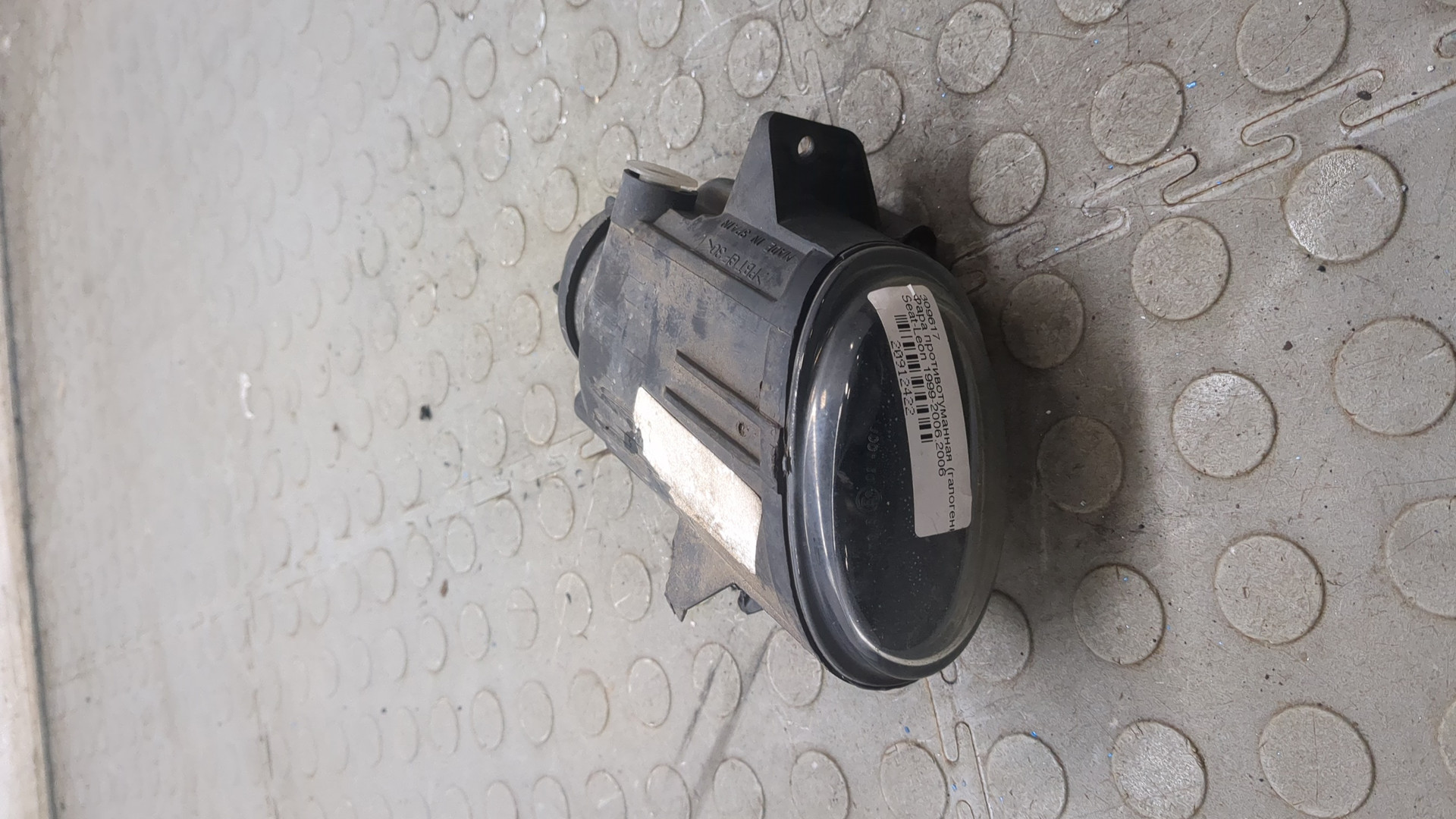 Фара противотуманная левая