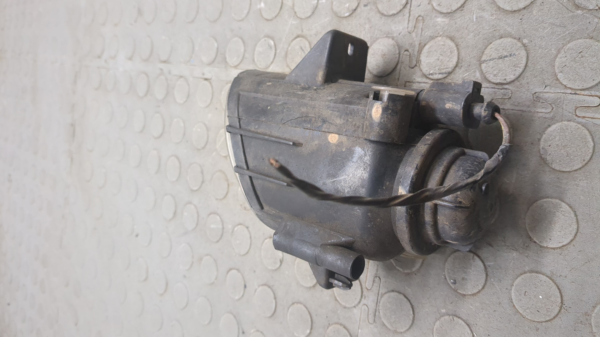 Фара противотуманная правая