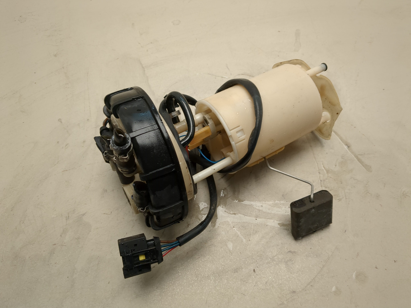 Насос топливный электрический