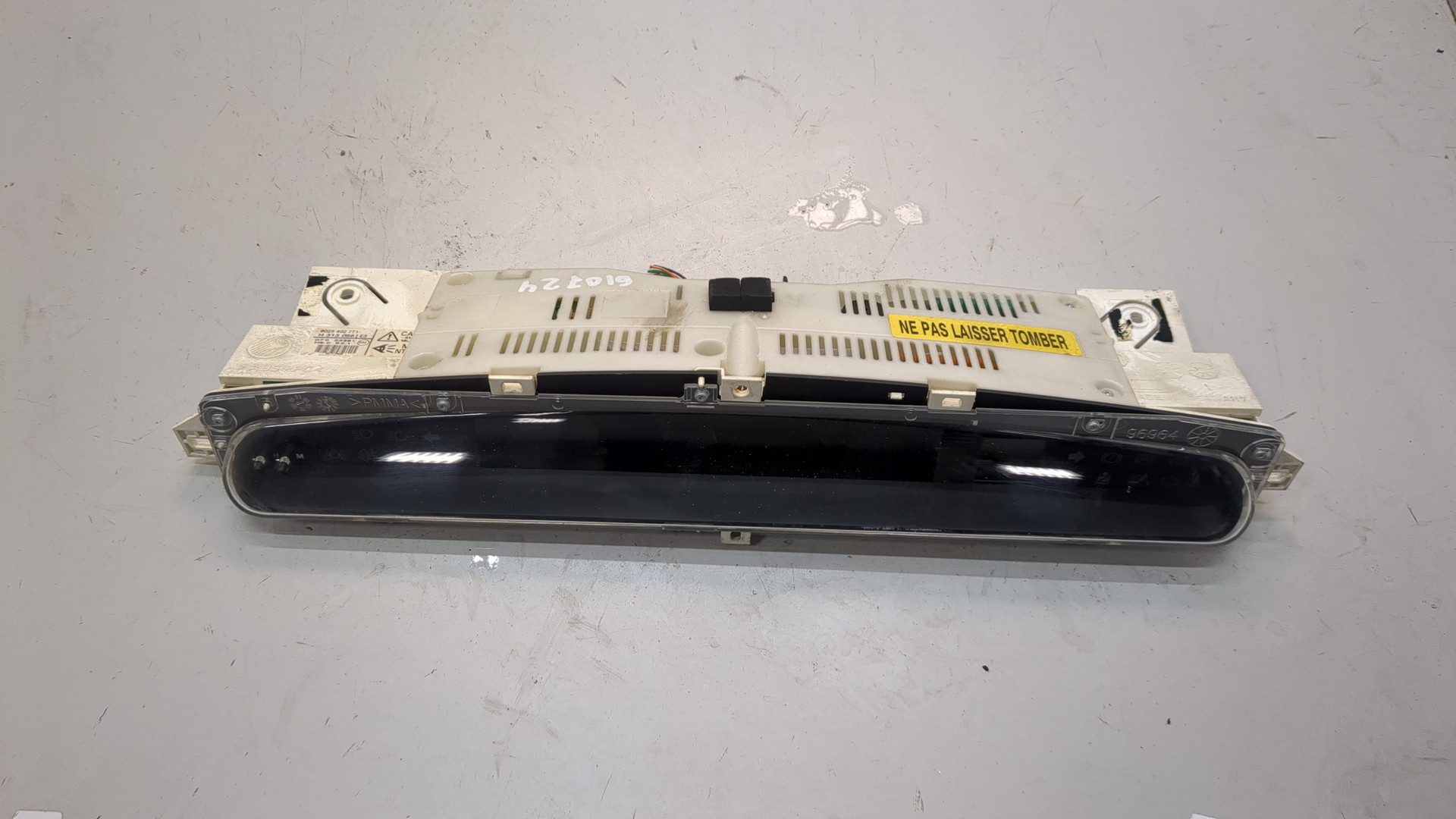 Панель приборов