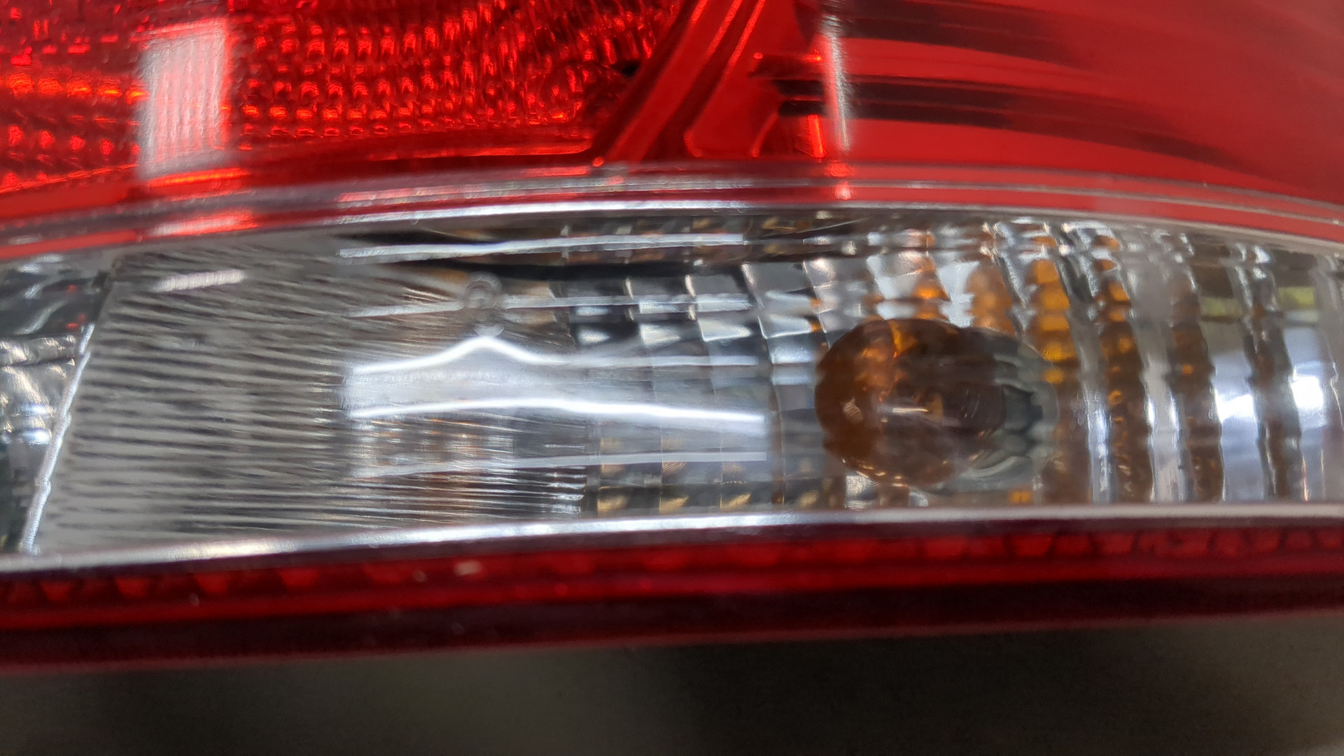 Фонарь задний правый