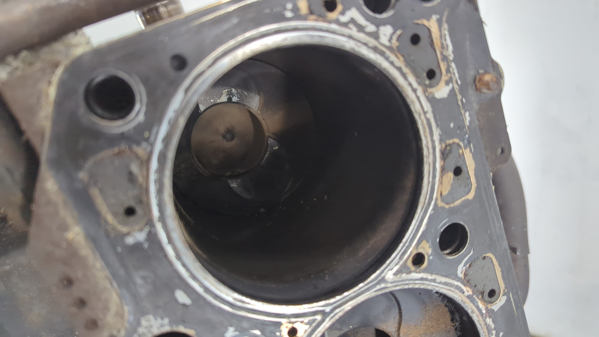 Блок двигателя